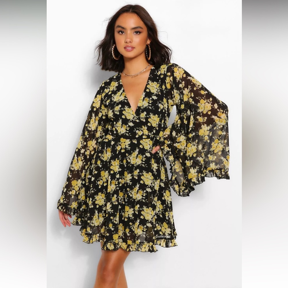 Boohoo Plus Black and Yellow Floral Wide Sleeve Skater Dress Size 16 - Picture 6 of 10